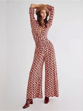 Free People Shayla Jumpsuit
Wide Leg Peach Combo